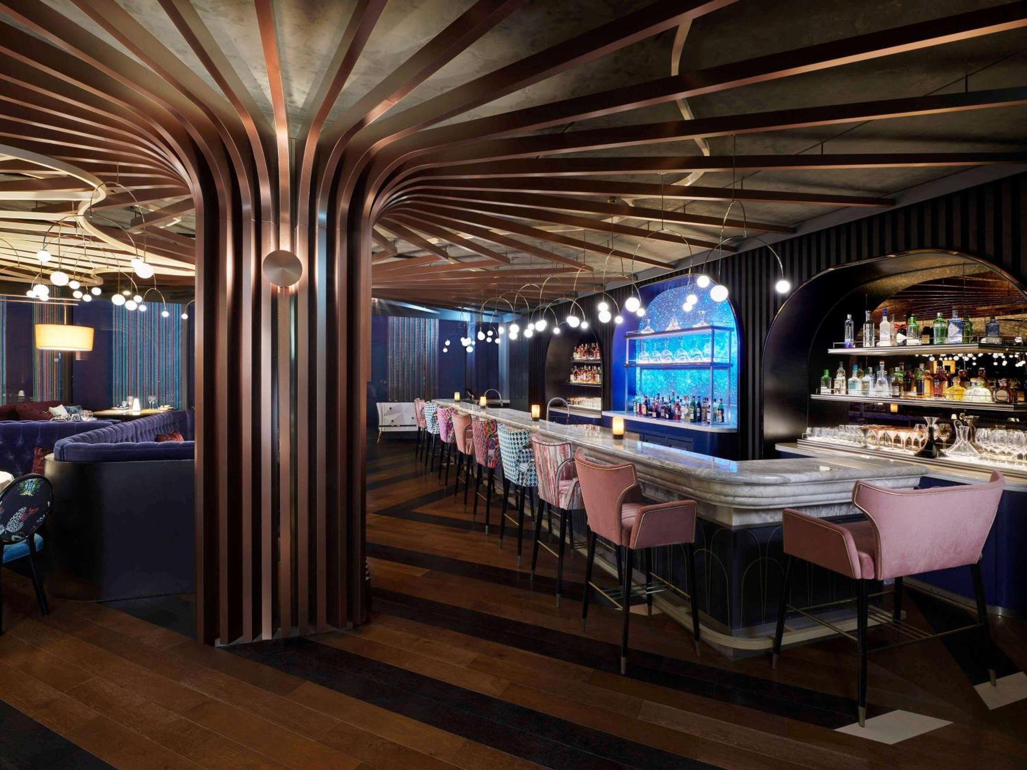 Fairmont Ambassador 酒店